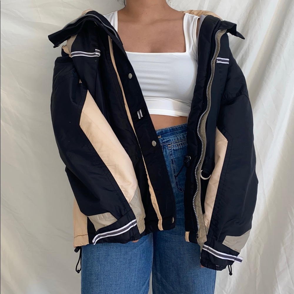 loose windbreaker jacket